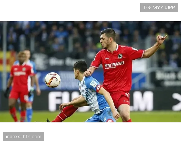 南美杯黑马球队逆袭夺冠，创造历史性时刻引发广泛关注