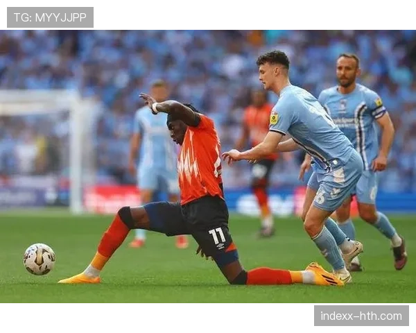 新晋级规则下小球队逆袭成焦点，足球赛制改革引关注