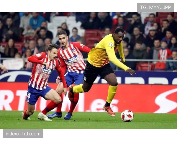 西蒙尼战术再升级：边后卫角色革新成攻防平衡关键，球队表现亮眼