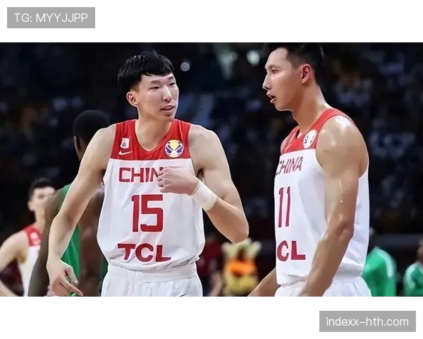 要是把周琦的训练房和他的衣帽间搬到同一条街，路人会怀疑隔壁住了两个人